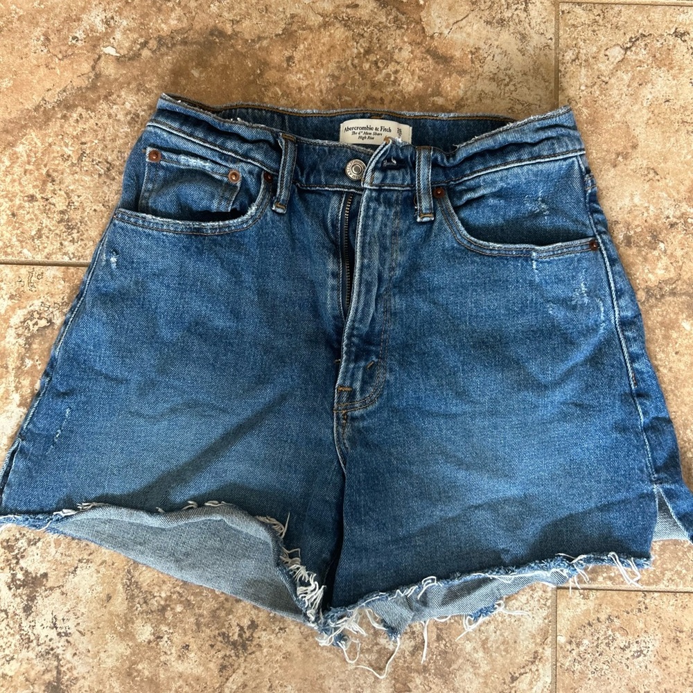 Abercrombie High Rise Mom Short Curve Love